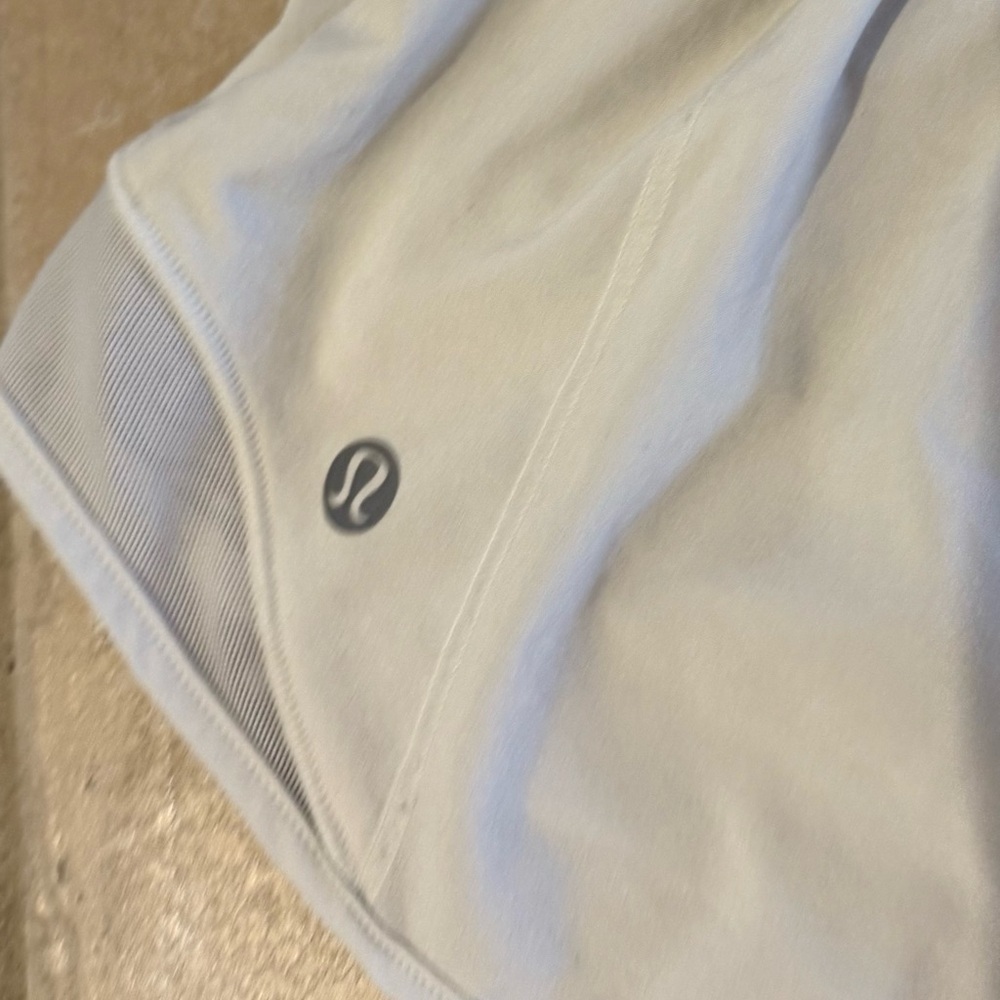 Lululemon Hotty Hot Short II *2.5” –French Clay – Size 2 Retired Color Like New - Picture 8 of 10